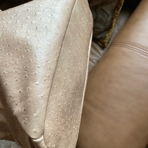 MG Collection - Picture 6 of 8